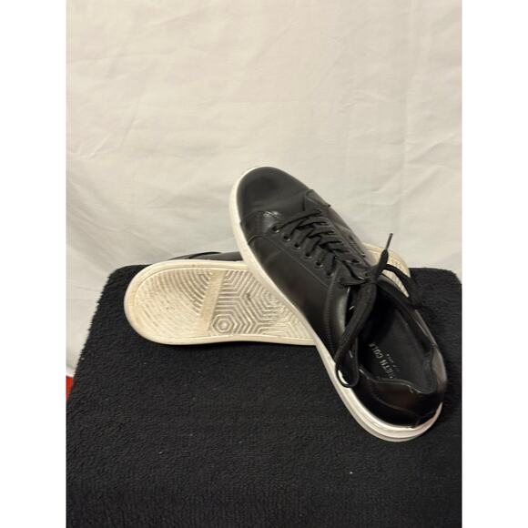 Kenneth Cole Laron Sneaker. - Picture 6 of 7